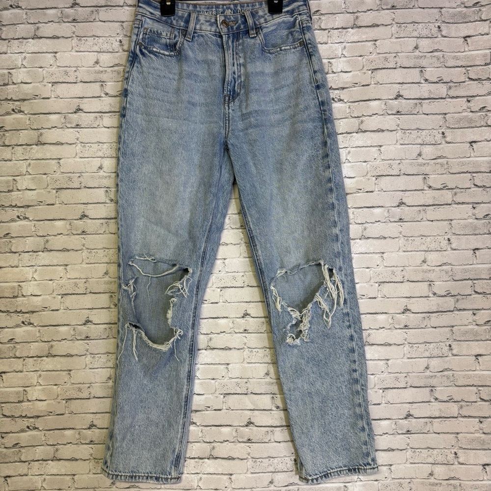 American Eagle Outfitters Light Blue Distressed Boyfriend Jeans